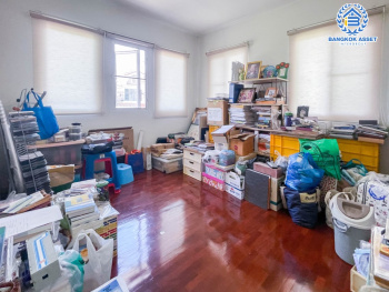 บ้านเดี่ยวมือสอง นนทบุรี ม.ภัสสร14 บางใหญ่ เนื้อที่กว้างขวางมากถึง 52.90 ตร.ว. ฟังก์ชัน 3 ห้องนอน 2 ห้องน้ำ 1 ที่จอดรถ บ้านสภาพสวย พร้อมเข้าอยู่ โครงการอยู่ติดถนนใหญ่ เข้า-ออกสะดวก ใกล้เซ็นทรัลเวสต์เกต เดินทางเพียง 10 นาทีถึงจุดขึ้นทางด่วน "ศรีรัช" จองเลย!...